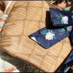 •Draper James• Stylish Straw Tote W/Scarf  NWT